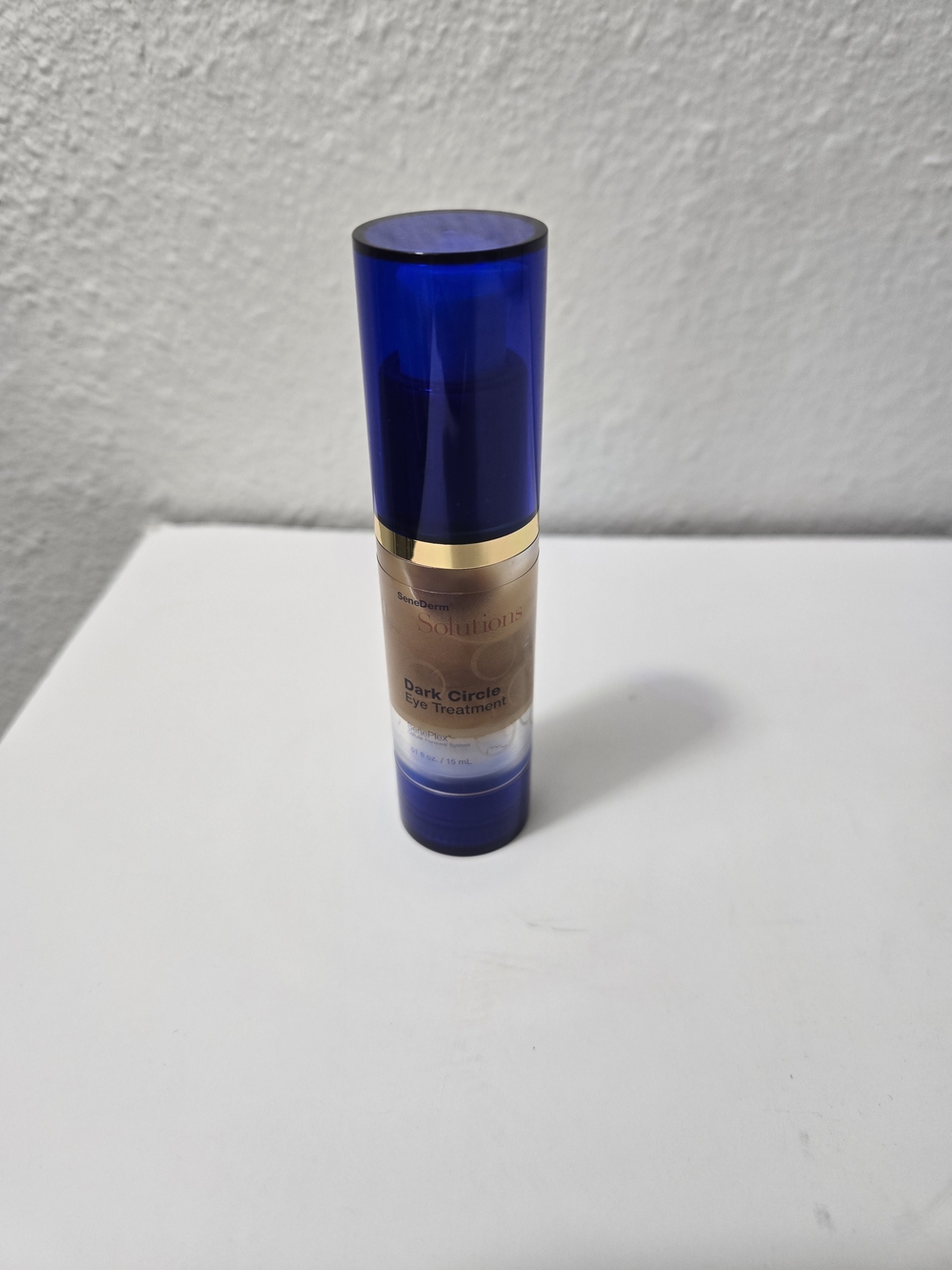 SeneGence Dark Circle Eye Treatment - Blue & Gold Bottle - Picture 2 of 5